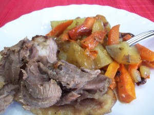 Запеченная свиная рулька с овощами — пошаговый рецепт с фото
