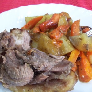 Запеченная свиная рулька с овощами — пошаговый рецепт с фото
