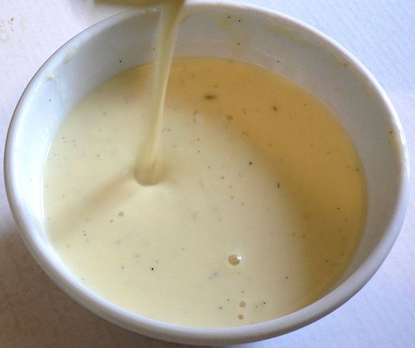 gorchichnyj-sous-dlya-salata