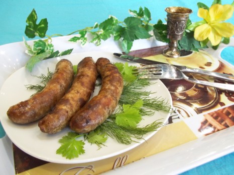 Домашняя колбаска с комбинированным фаршем — пошаговый рецепт с фото
