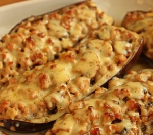 Рецепт: Баклажаны, фаршированные фаршем и грибами Баклажаны, фаршированные фаршем и грибами — пошаговый рецепт с фото