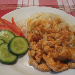 Рецепт: Бефстроганов из филе индейки Бефстроганов из филе индейки — пошаговый рецепт с фото