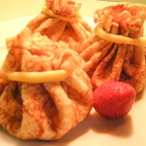 Рецепт: Блины с клубникой и сливками Блины с клубникой и сливками — пошаговый рецепт с фото