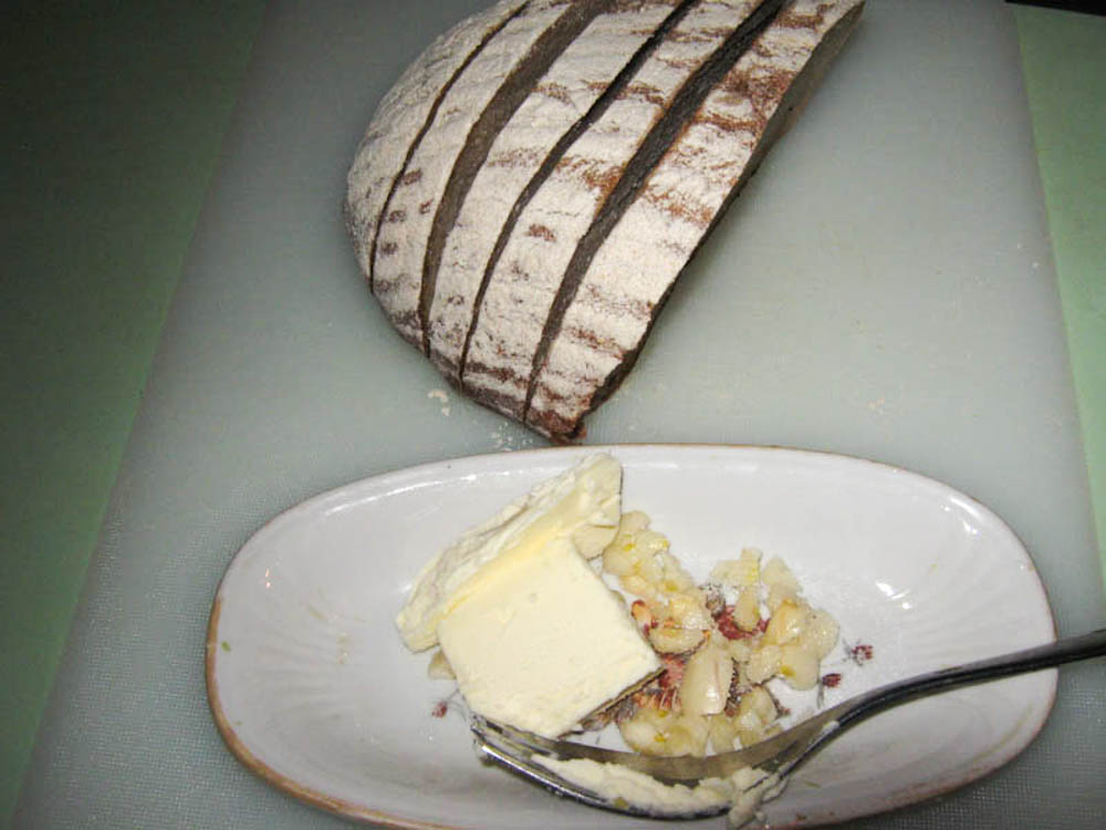 hleb-vmesto-chesnochnoy-pampushki-IMG_1842