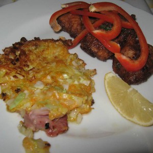 Рецепт: Имбирная курица с перцем с японскими капустными блинами (окономияки) Имбирная курица с перцем с японскими капустными блинами (окономияки) — пошаговый рецепт с фото