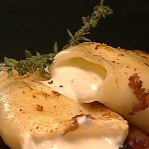 Рецепт: Кальмары фаршированные сыром Рикотта Кальмары фаршированные сыром Рикотта — пошаговый рецепт с фото