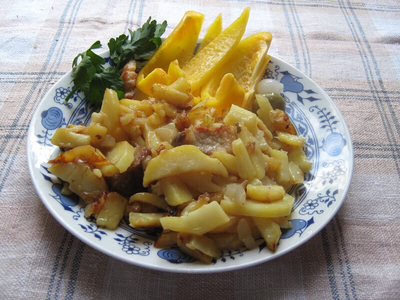 kartoshka-zharenaya-s-svininoy-IMG_1501