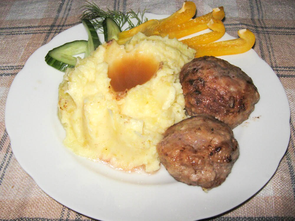 kotletyi-s-ostryim-pyure-IMG_1645