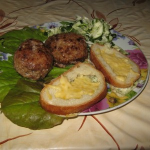 Котлеты с яичницей в булке — пошаговый рецепт с фото