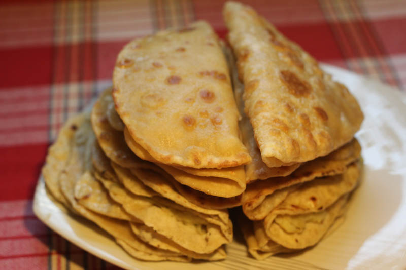 kyistyibyiy-lepeshki-iz-presnogo-testa-s-kartofelnoy-nachinkoy-IMG_6121