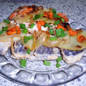 Рецепт: Рыба, запеченная под овощной подушкой Рыба, запеченная под овощной подушкой — пошаговый рецепт с фото