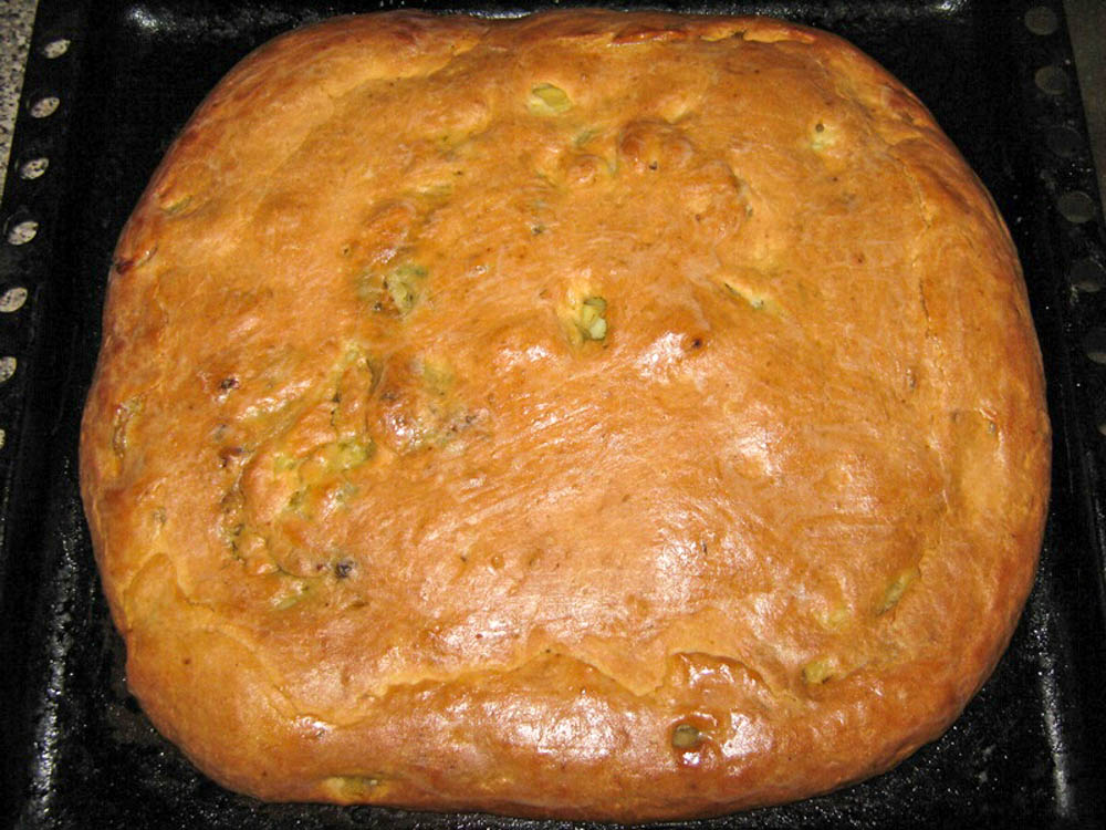 pirog-myasnoy-iz-drozhzhevogo-testa-IMG_9543