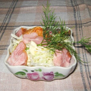 Рецепт: Салат из капусты с ветчиной Салат из капусты с ветчиной — пошаговый рецепт с фото