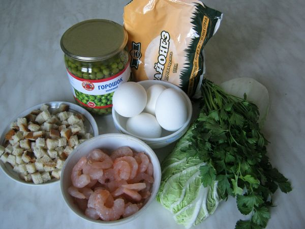 salat-iz-pekinskoy-kapustyi-s-suharikami-i-krevetkami-IMG_0886
