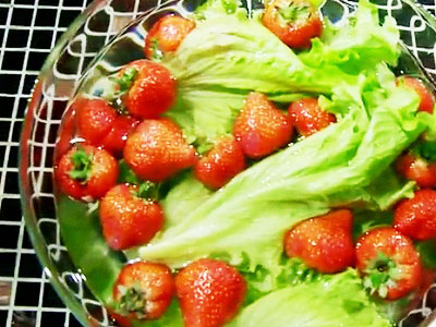 salat-s-klubnikoy1