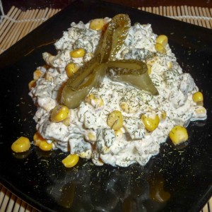 Рецепт: Салат с консервированной рыбой Салат с консервированной рыбой — пошаговый рецепт с фото