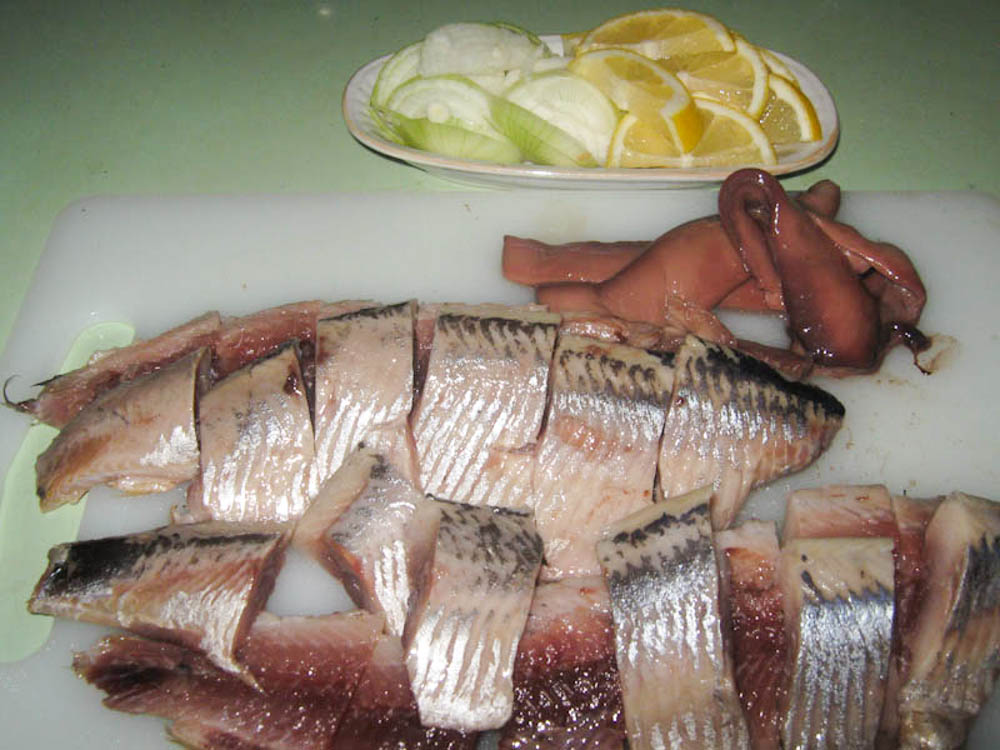 seledka-s-lukom-i-limonom-IMG_1958