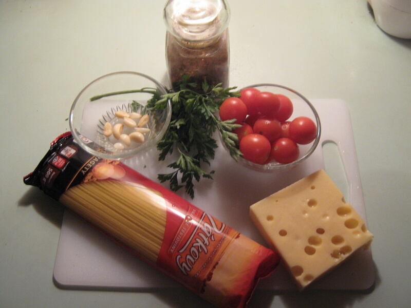 spagetti-s-pomidorami-cherri-i-syirom-IMG_1511