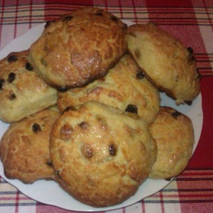 Рецепт: Творожные булочки с изюмом Творожные булочки с изюмом — пошаговый рецепт с фото