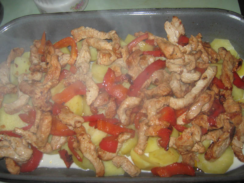 zapechenaya-kartoshka-s-myasom-02