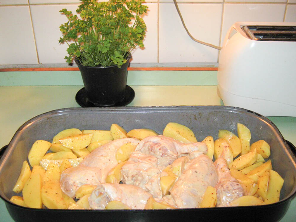 zapechenaya-kuritsa-s-rumyanoy-kartoshechkoy-IMG_1553
