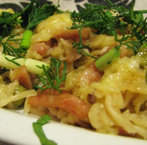 Рецепт: Запеканка из лапши с луком-пореем и зеленым горошком Запеканка из лапши с луком-пореем и зеленым горошком — пошаговый рецепт с фото