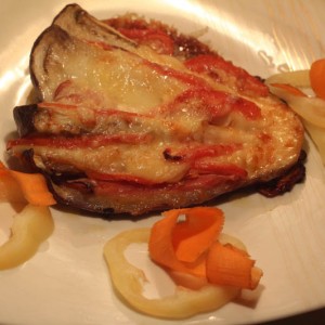 Рецепт: Баклажаны запеченые с беконом, помидорами под сыром Баклажаны запеченые с беконом, помидорами под сыром — пошаговый рецепт с фото