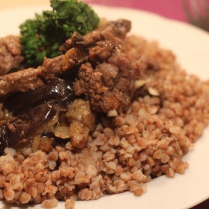 Рецепт: Бефстроганов с баклажанами Бефстроганов с баклажанами — пошаговый рецепт с фото