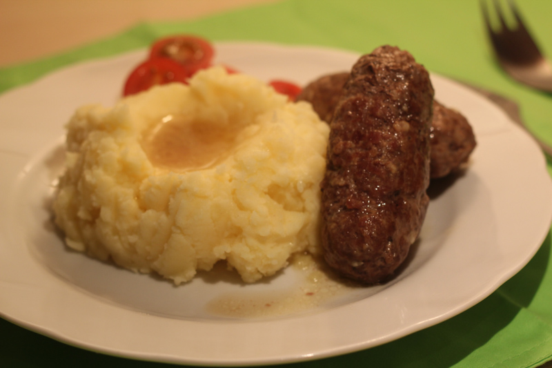 domashnie-chesnochnyie-kolbaski-IMG_2312