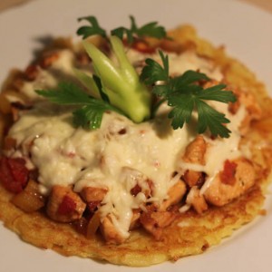 Рецепт: Драники с куриным филе и овощами под сыром Драники с куриным филе и овощами под сыром — пошаговый рецепт с фото