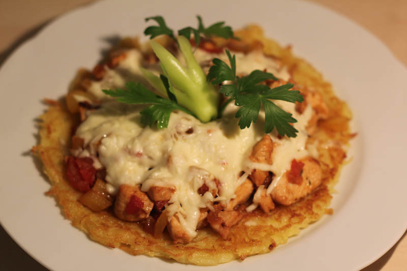 Драники с куриным филе и овощами под сыром — пошаговый рецепт с фото