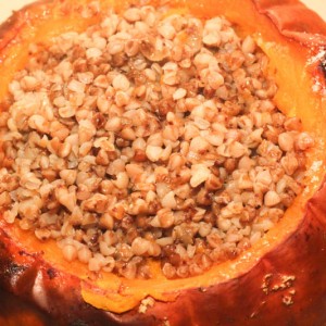 Рецепт: Гречневая каша в тыкве Гречневая каша в тыкве — пошаговый рецепт с фото