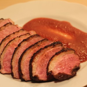 Рецепт: Утиная грудка с яблочно-ягодным соусом Утиная грудка с яблочно-ягодным соусом — пошаговый рецепт с фото