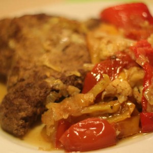 Рецепт: Запеченая говядина с овощами Запеченая говядина с овощами — пошаговый рецепт с фото