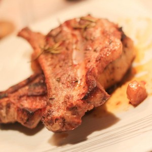 Рецепт: Запеченые свиные ребра с корнем петрушки Запеченые свиные ребра с корнем петрушки — пошаговый рецепт с фото