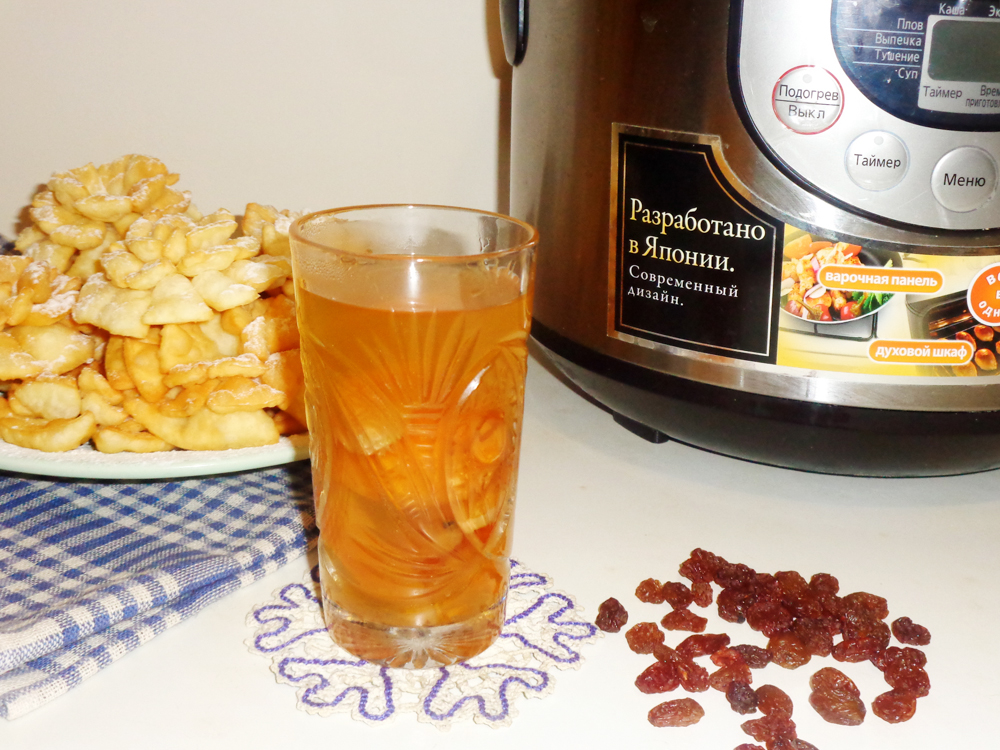 aromatnyiy-kompot-iz-suhofruktov-v-multivarke-10