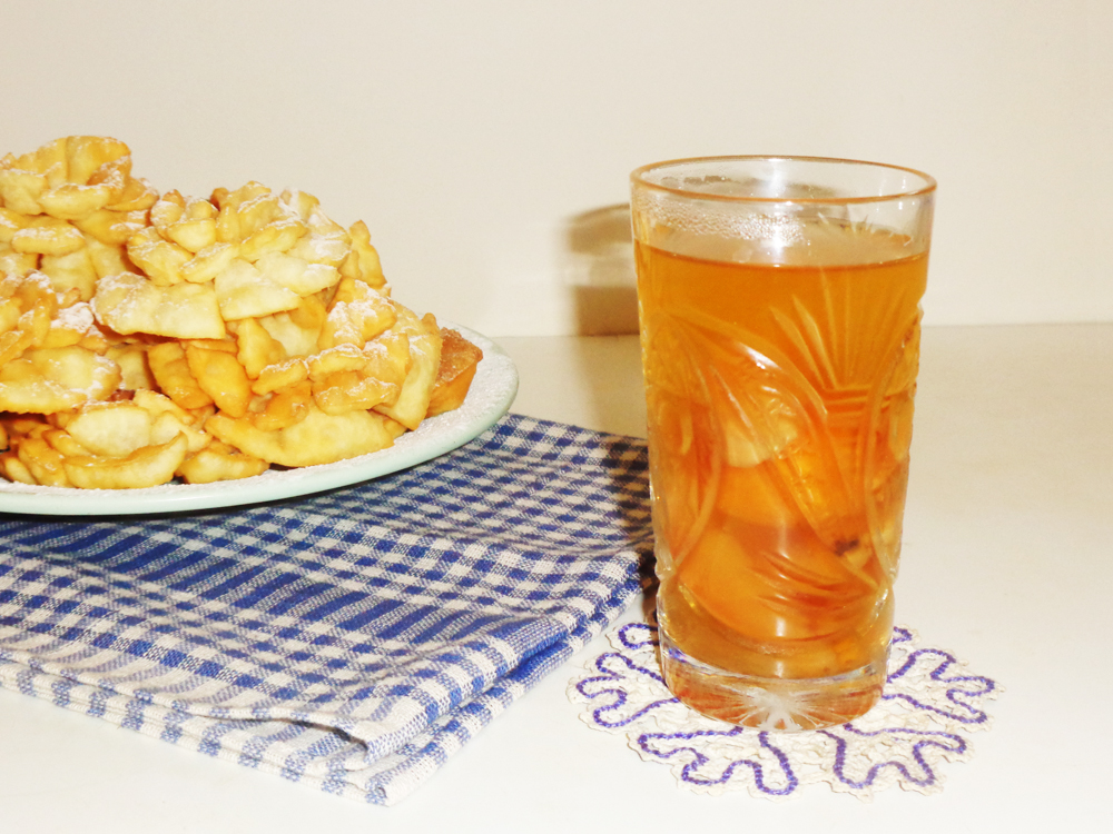 aromatnyiy-kompot-iz-suhofruktov-v-multivarke-final