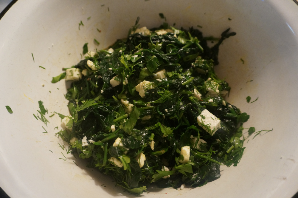 pirog-iz-sloenogo-testa-so-shpinatom-08