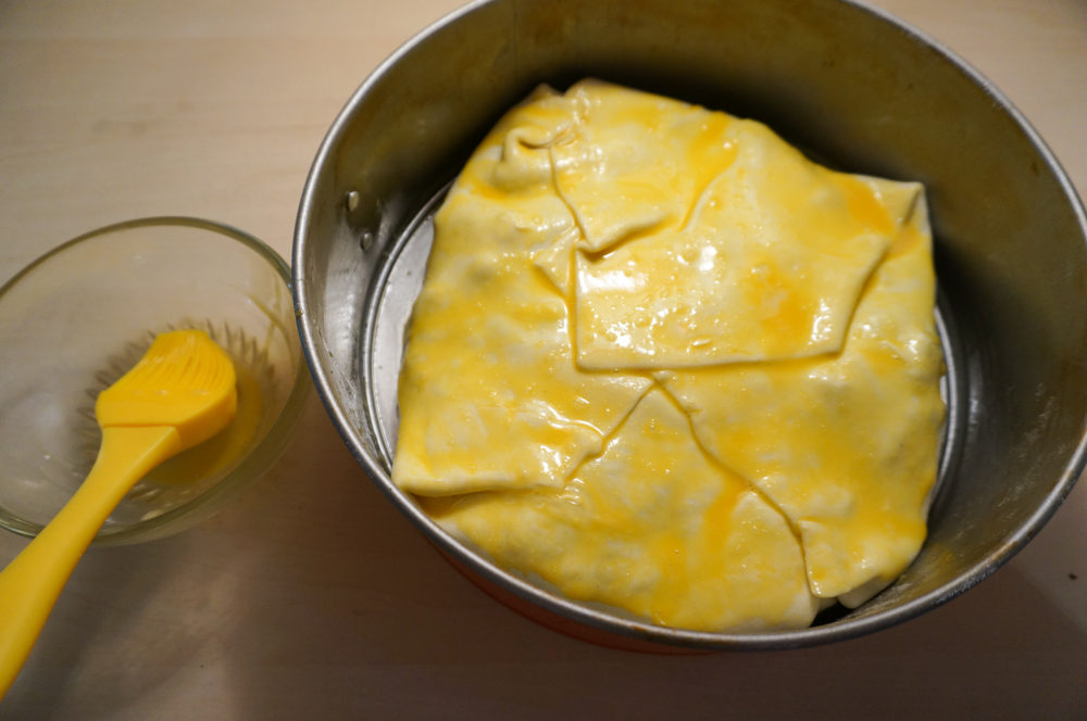 pirog-iz-sloenogo-testa-so-shpinatom-12