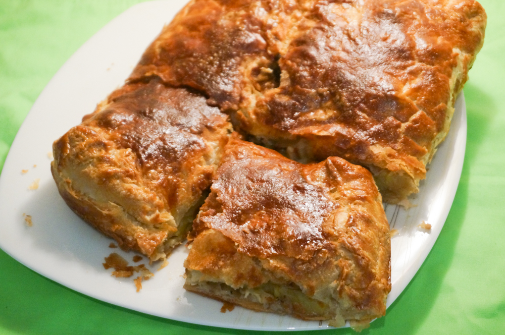 myasnoy-pirog-iz-sloenogo-testa-final