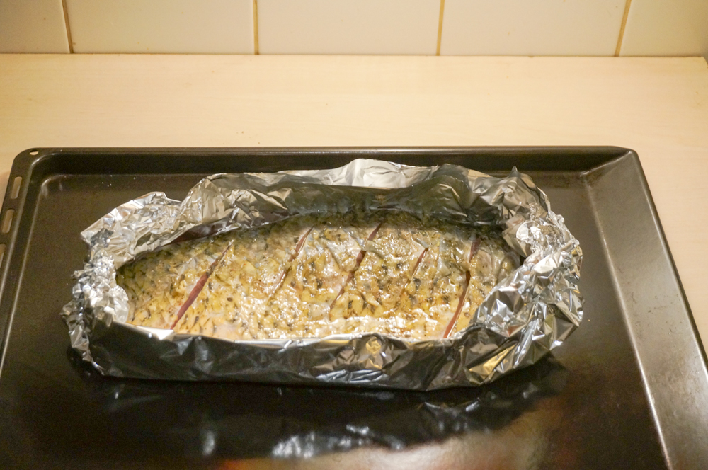 zapechenyiy-karp-na-lukovo-imbirnoy-podushke-05
