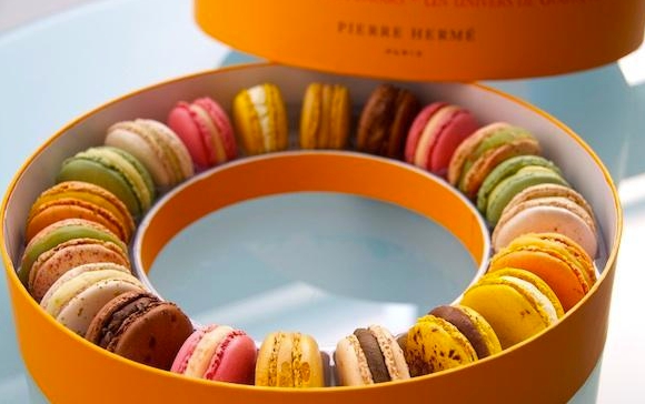 Самые дорогие десерты мира  Macaroons Haute Couture