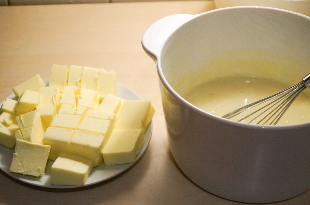 biskvitnyiy-tort-iz-yogurta-04