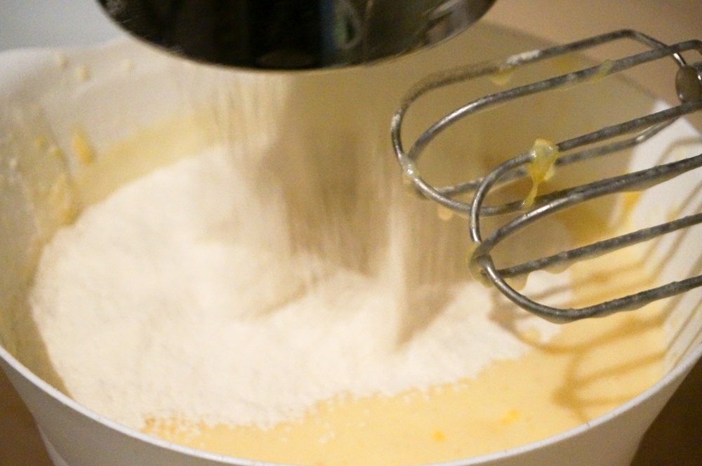 biskvitnyiy-tort-iz-yogurta-09