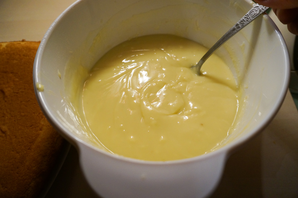 biskvitnyiy-tort-iz-yogurta-14